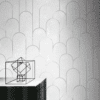 ART DECO ARCH PATTERN WALLPAPER IN SILVER AND WHITE WITH A DISTRESSED FINISH FOR A MODERN STATEMENT WALL WALLPAPER