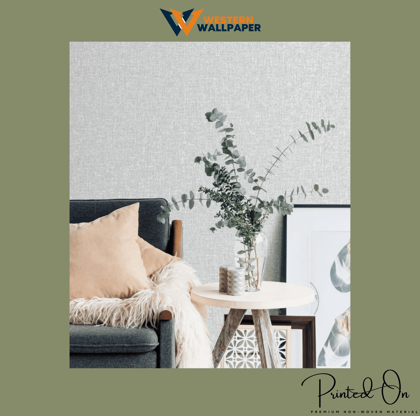 SUBTLE LINEN WEAVE TEXTURE WALLPAPER IN PALE SILVER GREY FOR A CLEAN AND SCANDINAVIAN-INSPIRED ACCENT WALLPAPER.