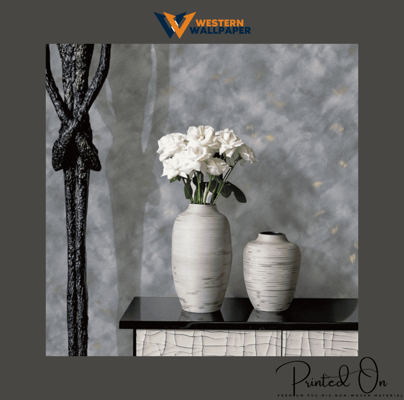 MINIMALIST TEXTURED CLOUD WALLPAPER IN ONYX AND GOLD